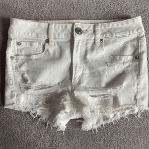 white american eagle shorts. stretchy